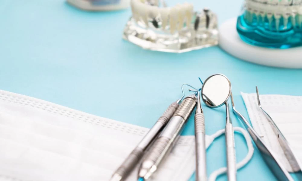 Κορωνοϊός: Μόνο τα έκτακτα περιστατικά στα οδοντιατρεία